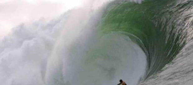Benjamin Sanchis é o novo rei das ondas gigantes Benjamin Sanchis é o novo rei das ondas gigantes