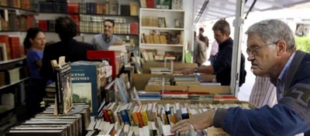 Casetas de una Feria de Libro Casetas de una Feria de Libro