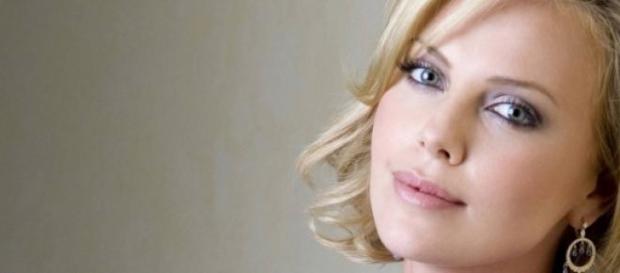 Charlize Theron ve recompensado su trabajo. Charlize Theron ve recompensado su trabajo.