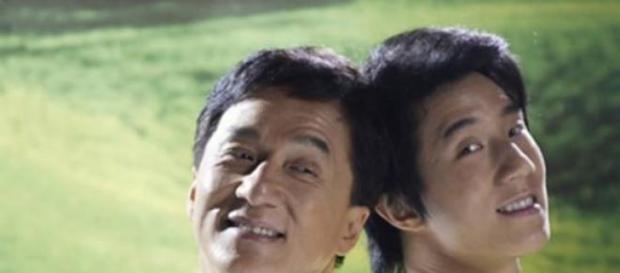 Jackie Chan junto a su hijo Jaycee Jackie Chan junto a su hijo Jaycee