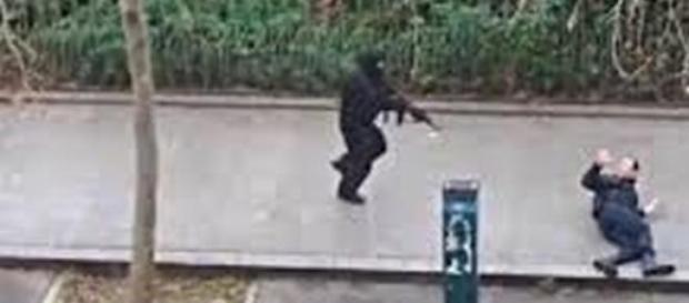 Nella foto: il mortale attentato di Parigi Nella foto: il mortale attentato di Parigi