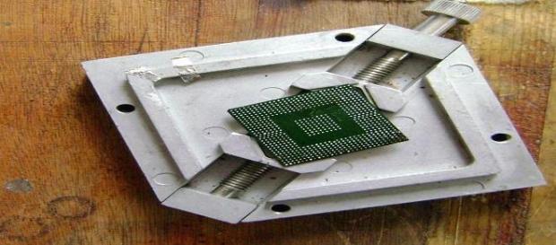 Repararea unui chip video de laptop Repararea unui chip video de laptop