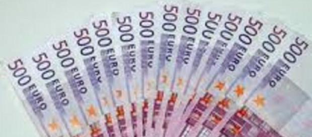 500 euro per i neolaureati 500 euro per i neolaureati