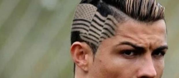 CR7 com um penteado original CR7 com um penteado original