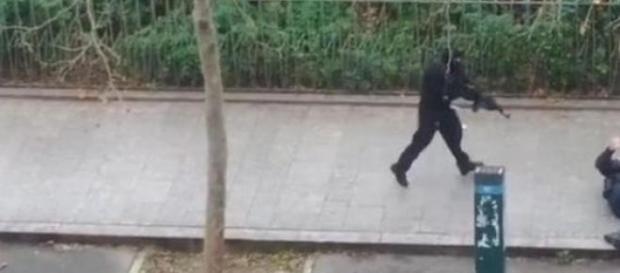 Una donna italiana tra i possibili terroristi Isis Una donna italiana tra i possibili terroristi Isis
