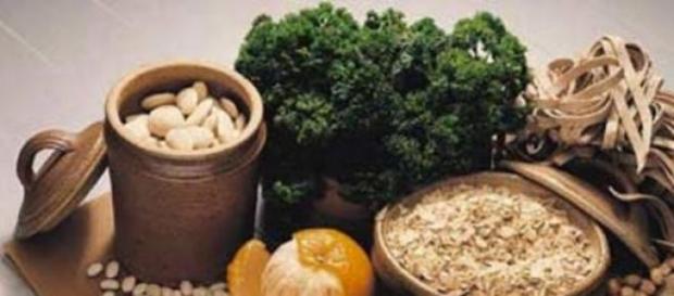 Dê preferência aos alimentos crus Dê preferência aos alimentos crus