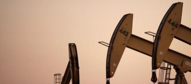 Desvalorização do preço do Crude Desvalorização do preço do Crude