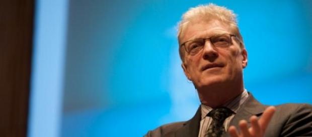 Ken Robinson, en una conferencia de 2009 Ken Robinson, en una conferencia de 2009