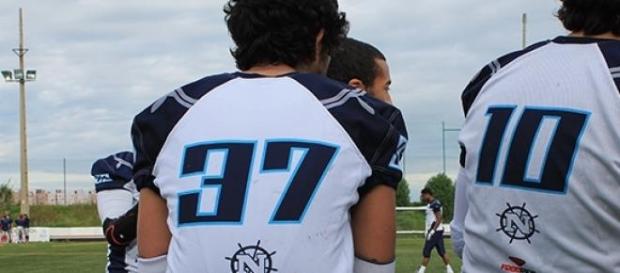 Navigators vencem os Sharks por 77-0. Navigators vencem os Sharks por 77-0.