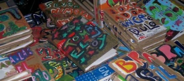 Livros em edições cartoneras Livros em edições cartoneras