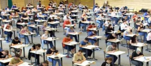 Studenti alle prese col test Studenti alle prese col test