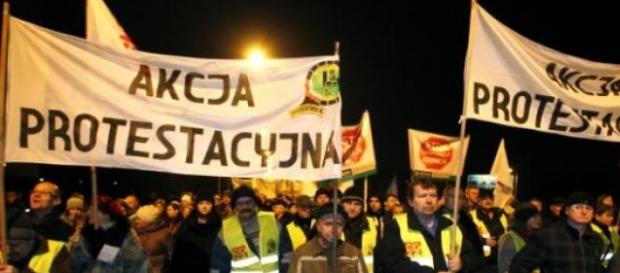 Górnicy są nieugięci -protesty nie ustają. Górnicy są nieugięci -protesty nie ustają.
