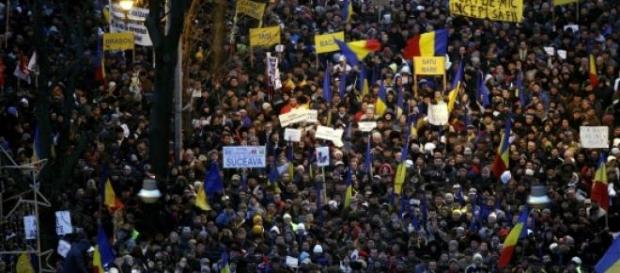 societatea romaneasca este activa societatea romaneasca este activa