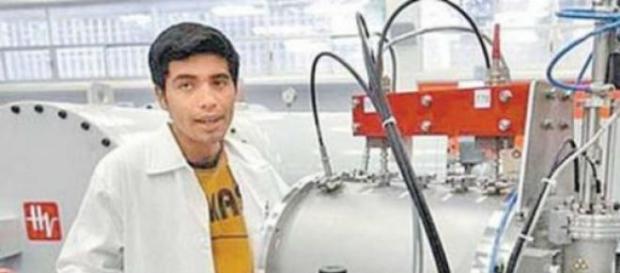 El joven García Jaimes estudia física en la UNAM El joven García Jaimes estudia física en la UNAM