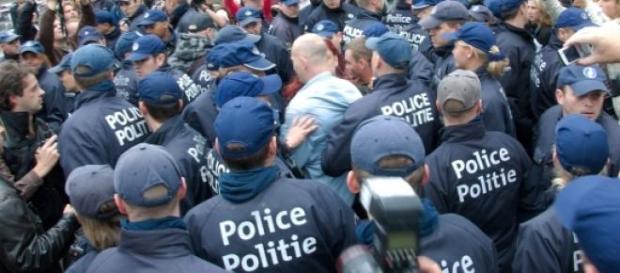 Europa em polvorosa após ataque ao Charlie Hebdo. Europa em polvorosa após ataque ao Charlie Hebdo.