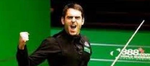 O'Sullivan celebrates breaking Hendry's record O'Sullivan celebrates breaking Hendry's record