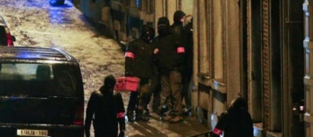 Police outside house where 2 jihadists were killed Police outside house where 2 jihadists were killed