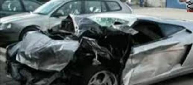 Masina distrusa in urma unui accident! Masina distrusa in urma unui accident!