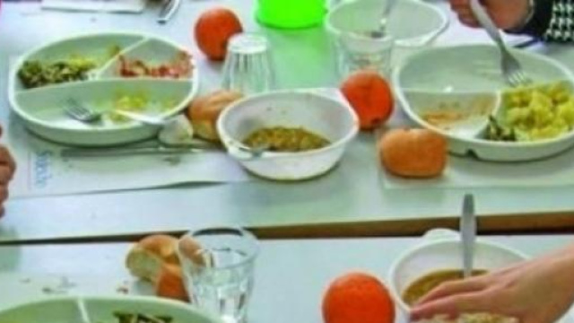 immagine del classico vassoio della mensa