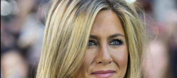 Gossip: Il dramma di Jennifer Aniston Gossip: Il dramma di Jennifer Aniston