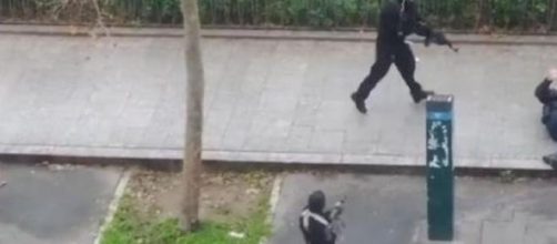 Terroristi a Parigi fanno paura all'Europa.