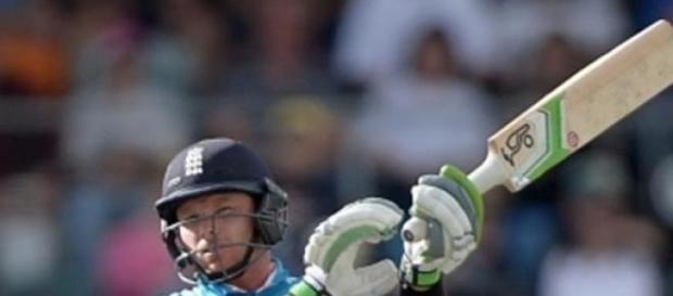 Ian Bell helped England to victory in Canberra Ian Bell helped England to victory in Canberra