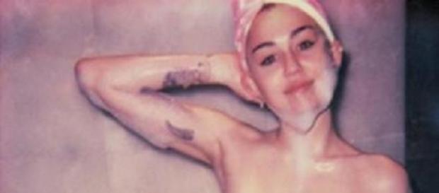 Miley Cyrus completamente desnuda en Instagram Miley Cyrus completamente desnuda en Instagram