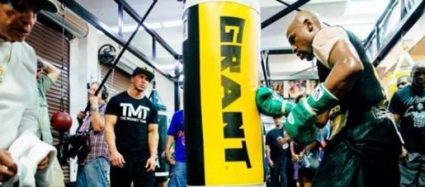 O invicto Floyd Mayweather, Jr. O invicto Floyd Mayweather, Jr.