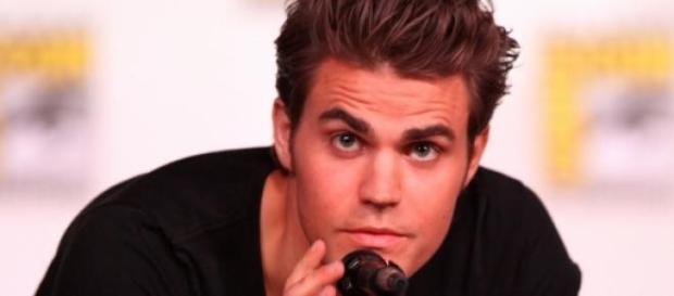 Paul Wesley entre la expareja Paul Wesley entre la expareja