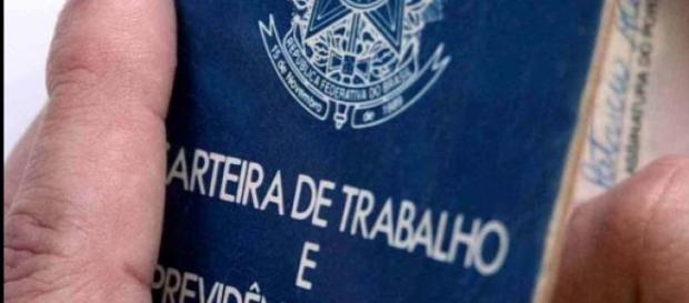 Carteira de Trabalho e Previdência Social Carteira de Trabalho e Previdência Social