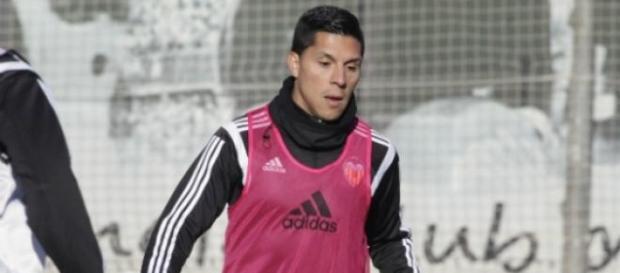 Enzo Pérez entrenando con el Valencia Enzo Pérez entrenando con el Valencia