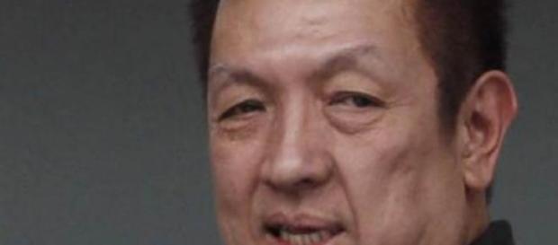 Peter Lim saca la cartera por la afición Peter Lim saca la cartera por la afición