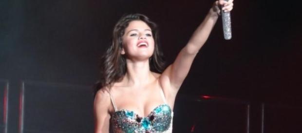 Selena Gomez fa infuriare i musulmani Selena Gomez fa infuriare i musulmani