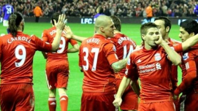 Steven Gerrard dopo un gol