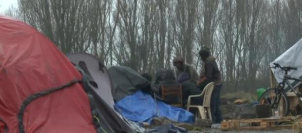 Capture d'une vidéo sur les migrants de Calais. Capture d'une vidéo sur les migrants de Calais.