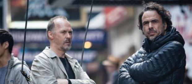 Iñárritu e Michael Keaton durante as filmagens Iñárritu e Michael Keaton durante as filmagens