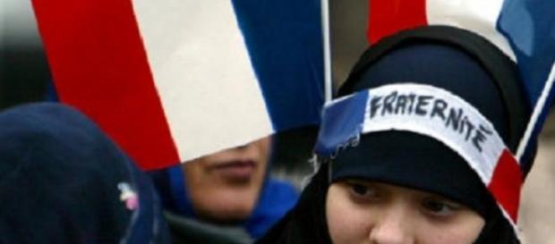 Le manque d'infrastructures cause le radicalisme. Le manque d'infrastructures cause le radicalisme.