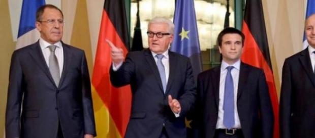 Negocieri intense pe tema conflictului din Ucraina Negocieri intense pe tema conflictului din Ucraina
