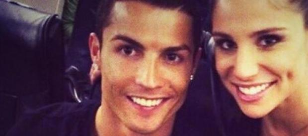 Ronaldo posiert gemeinsam mit Lucia Villalon. Ronaldo posiert gemeinsam mit Lucia Villalon.