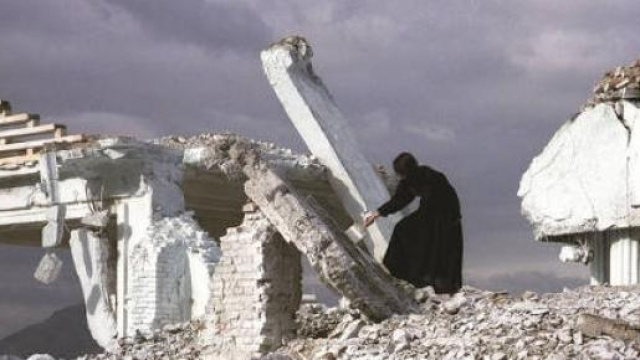 Lida Abdul - White House - Collezione La Gaia