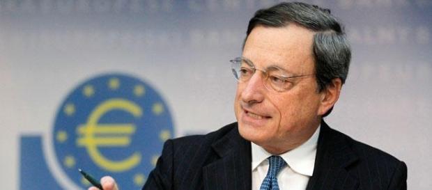 Mario Draghi na reunião do BCE. Mario Draghi na reunião do BCE.