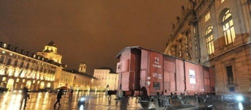 Il vagone in Piazza Castello a Torino