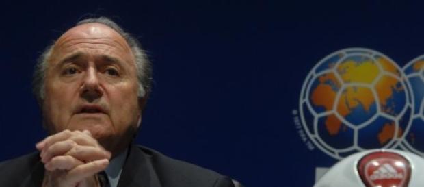Blatter está com a vida complicada na FIFA Blatter está com a vida complicada na FIFA