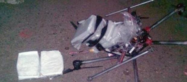 Le drone et la drogue retrouvés au Mexique. Le drone et la drogue retrouvés au Mexique.