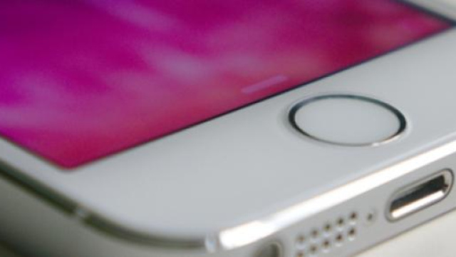 Italia, risparmio sui cellulari