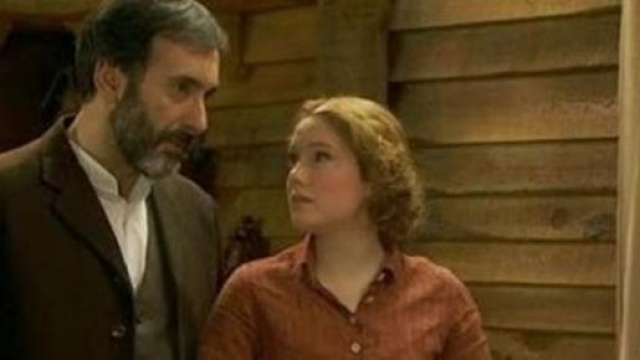 Pia e Roque lasciano Puente Viejo.