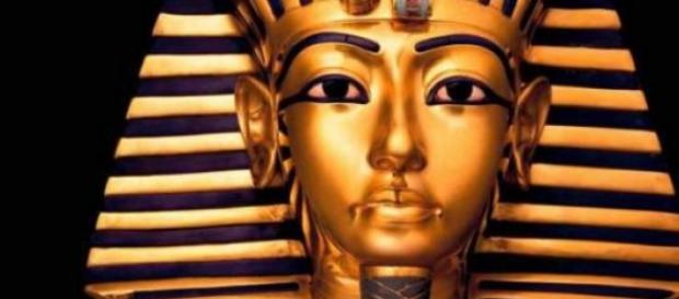 Masca Faraonului Tutankhamon,deteriorata definitiv Masca Faraonului Tutankhamon,deteriorata definitiv