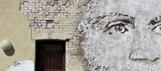 Vhils nasceu em Lisboa em 1987. Vhils nasceu em Lisboa em 1987.