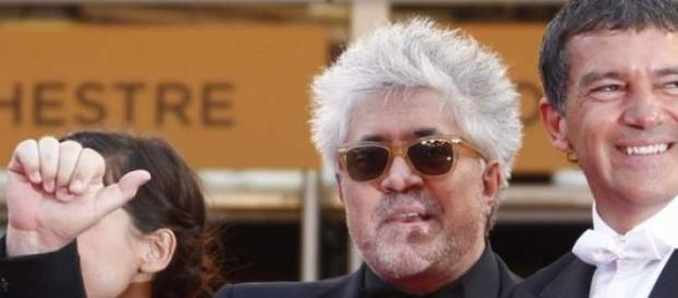 Almodóvar entregará el Goya de Honor a Banderas Almodóvar entregará el Goya de Honor a Banderas