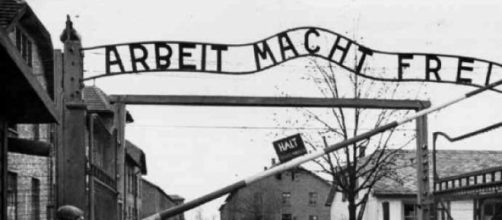 70 anni fa venivano aperte le porte di Auschwitz 